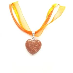 NWOT 18" red sparkly stone heart necklace!